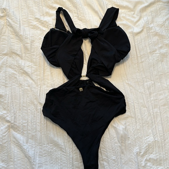 Brazilian Sexy One-Piece Swimsuit - Picture 6 of 6